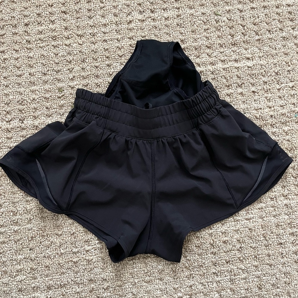 lululemon Hotty Hot Low-Rise Lined Short 2.5" black